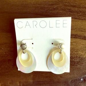 Carolee Earrings Mother of pearl